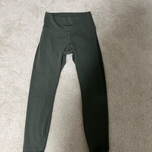 Lululemon size 8 leggings- EUC